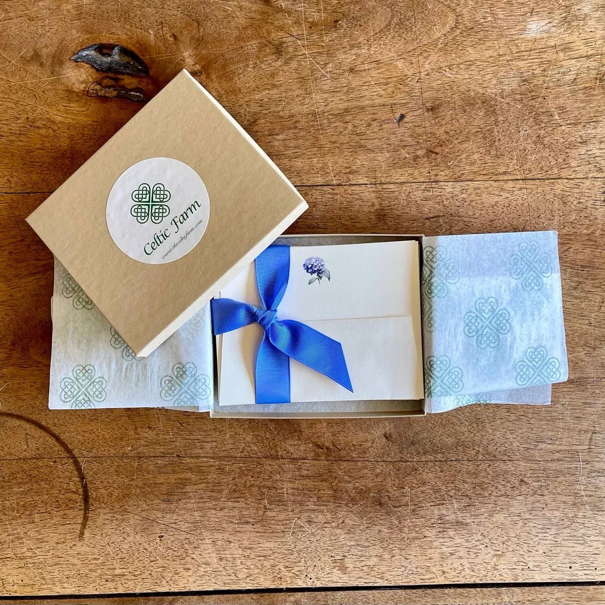 Boxed Hydrangea Flower Stationery - Note Cards and Envelopes (10)