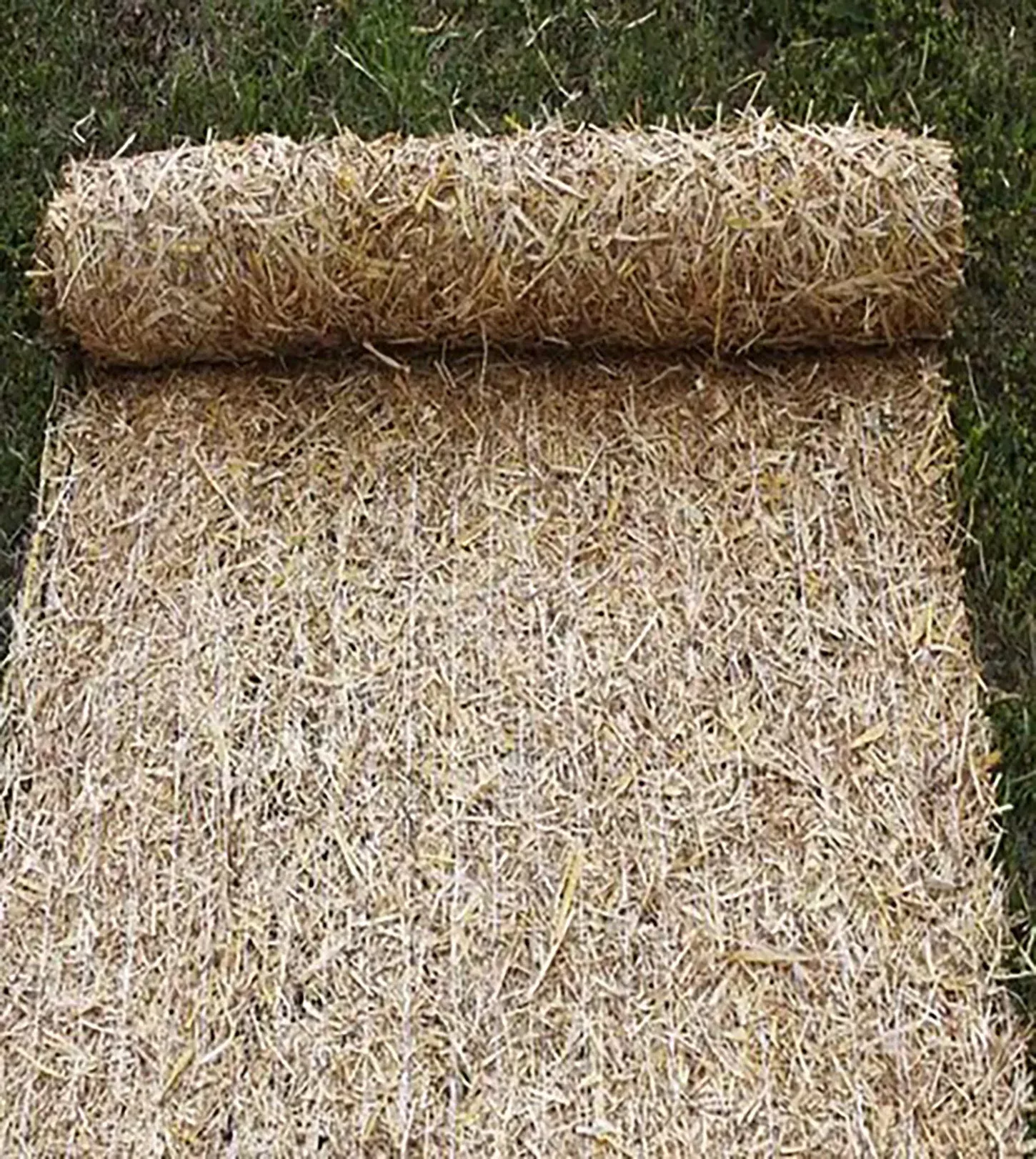 Gardener Select Straw Blanket